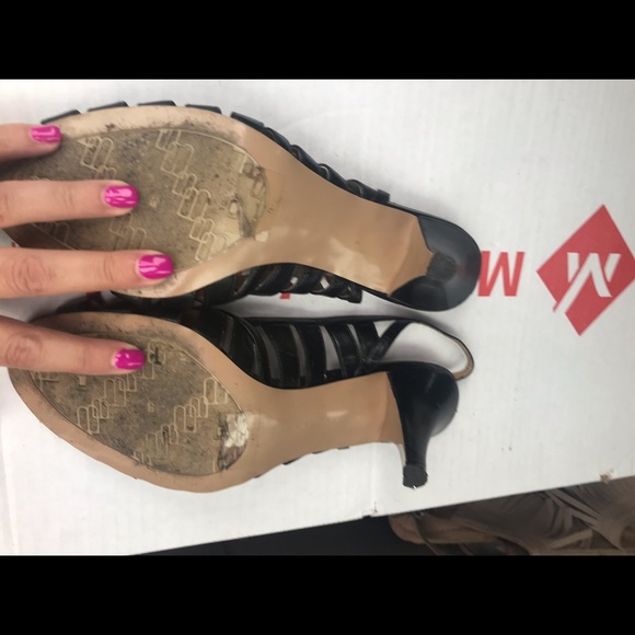 Black heels - Picture 3 of 3